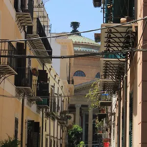 https://amuni-palermo.palermohotels.org